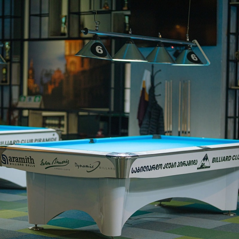Piramide Billiard Club Interior