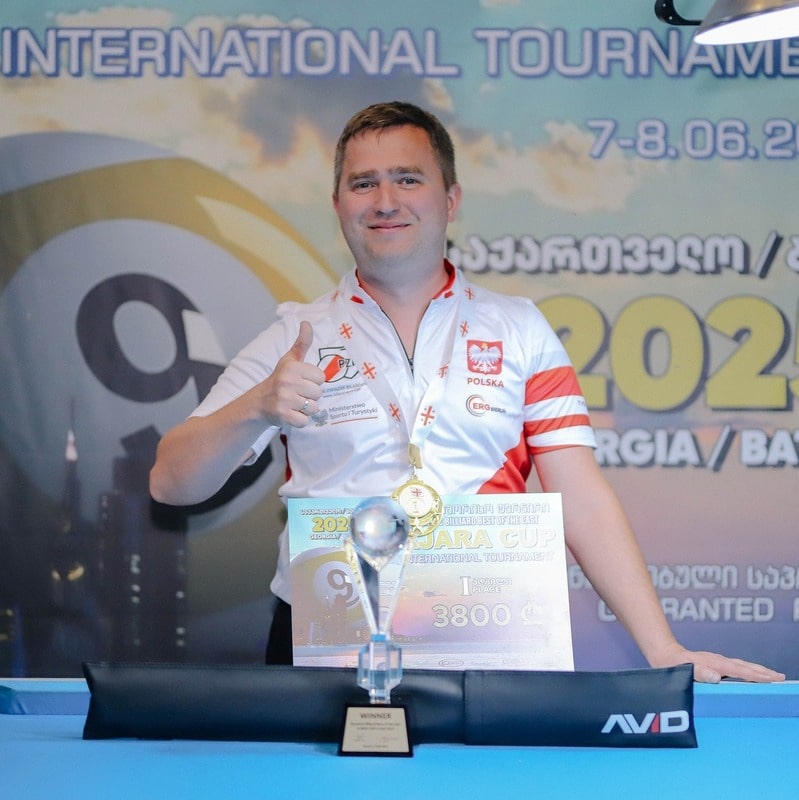 Piramide Billiard Club Interior