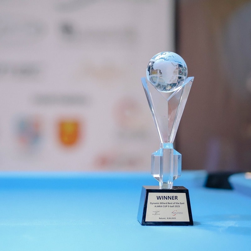 Piramide Billiard Club Tables